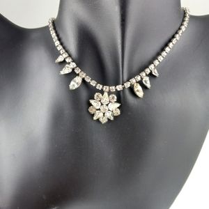 Pretty Vintage Rhinestone Choker